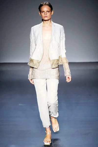 Look 14
